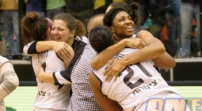 טנישה רייט חוגגת עם החברות (חגי ניזרי)