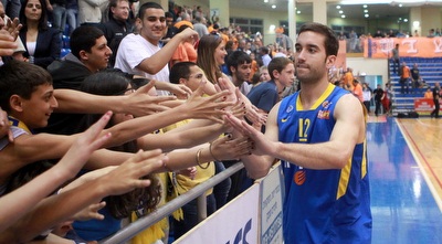 אוחיון עם אוהדי מכבי. הגיע הזמן לסלוח (יוסי ציפקיס)