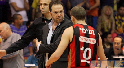 יובל נעימי ושרון דרוקר העצבני (משה חרמון)