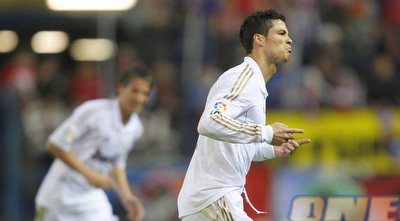 כריסטיאנו רונאלדו חוגג באדישות. בועט טוב יותר ממסי (רויטרס)