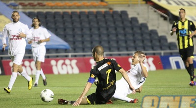 עמית בן שושן נעצר ע&qout;י גוטליב (גיא בן זיו) עמית בן שושן נעצר ע&qout;י גוטליב (גיא בן זיו)