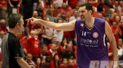 עמית תמיר עצבני (יוסי ציפקיס)