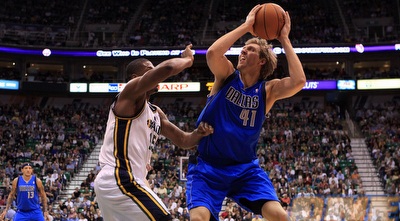 דירק נוביצקי מול דריק פייבורס. 40 נקודות של הגרמני לא הספיקו (רויטרס)