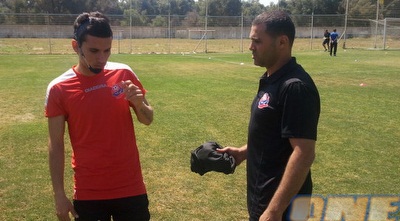 חטיב באימון עם המסכה (דוברות הפועל חיפה) חטיב באימון עם המסכה (דוברות הפועל חיפה)