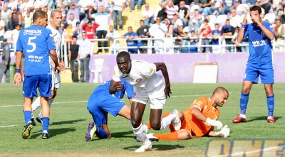 צ&acute;אם ממאדו חוגג את השוויון אחרי שהכניע את יוסף אזברגה (חגי ניזרי)