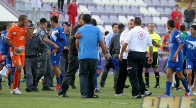 המהומה בסיום המשחק (חגי ניזרי) המהומה בסיום המשחק (חגי ניזרי)