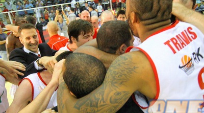 שחקני גלבוע/גליל חוגגים את הזכייה בבלקנית (יניב גונן)