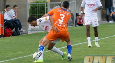 דובב גבאי מתקשה מול עמירן שקלים (חגי ניזרי)