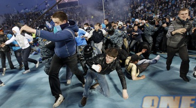 זה לא עזר... (רויטרס) זה לא עזר... (רויטרס)