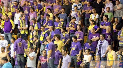 הקהל של חולון (משה חרמון)