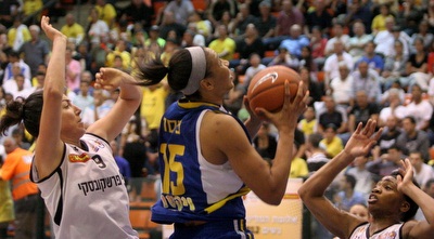 פירסון בדרך לסל. מחזיקה את אשדוד (חגי ניזרי)