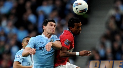 נאני וגארת´ בארי עולים לכדור גובה (GettyImages)