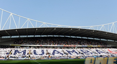 אוהדים תומכים בפבריס מואמבה (GettyImages)