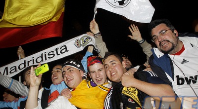 אוהדי ריאל חוגגים ברחובות (רויטרס)