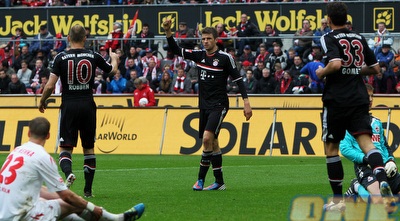 תומאס מולר חוגג עם החברים (GettyImages)