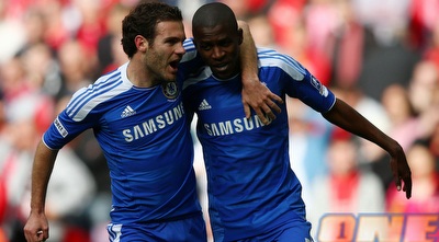 ראמירז חוגג עם חואן מאטה (GettyImages)