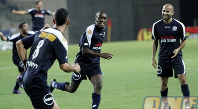 דני פרדה חוגג (יוסי ציפקיס) דני פרדה חוגג (יוסי ציפקיס)