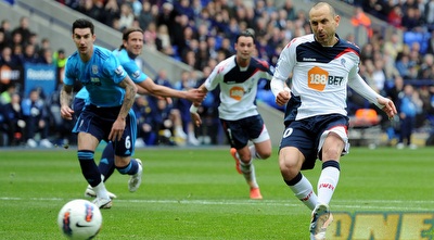 מרטין פטרוב כובש מהנקודה הלבנה (GettyImages)