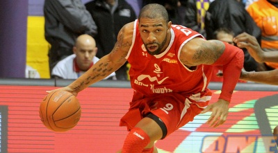 טראוויס (יניב גונן)