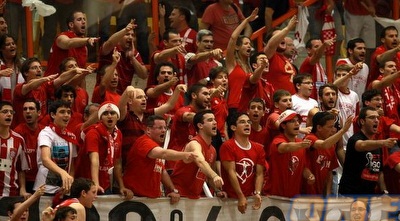 אוהדי הפועל מרעידים את הדר יוסף (יוסי ציפקיס)