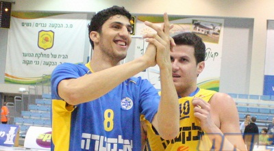 אליהו ופניני. בטוחים בקבוצה (משה חרמון)