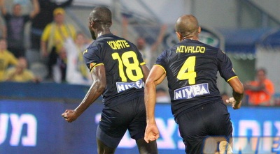 קונאטה רץ לחגוג, ניבאלדו רודף אחריו (משה חרמון) קונאטה רץ לחגוג, ניבאלדו רודף אחריו (משה חרמון)