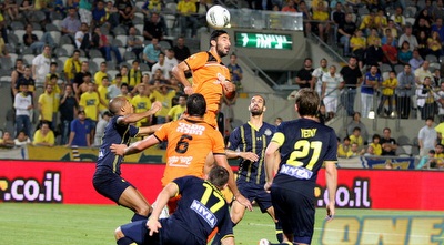 דן מורי נוגח (משה חרמון) דן מורי נוגח (משה חרמון)