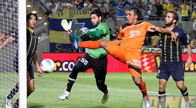 חיימוב רודף אחרי הכדור שיצא החוצה (משה חרמון) חיימוב רודף אחרי הכדור שיצא החוצה (משה חרמון)