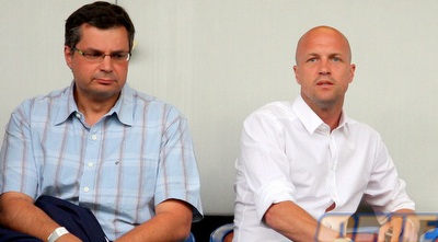 ג´ורדי קרויף עם ג´ק אנגלידיס נשארו עם כאב הראש (משה חרמון) ג´ורדי קרויף עם ג´ק אנגלידיס נשארו עם כאב הראש (משה חרמון)