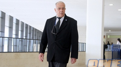 שלום אבן עזרא בכניסה לדיון המשפטי (יניב גונן)