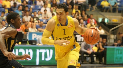 דייויד בלו חודר לסל (חגי ניזרי) דייויד בלו חודר לסל (חגי ניזרי)