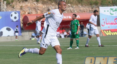 מוראד אבו ענזה חוגג. יכול להיות שהכול עורבא פרח? (עמית מצפה)