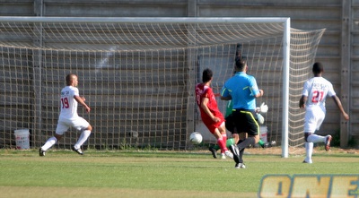 יוסי אסייג מכניע את איתי ארקין (חגי ניזרי)