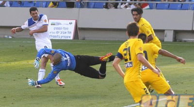 שלומי אזולאי כובש. יקבל יותר דקות במכבי חיפה? (יוסי ציפקיס)