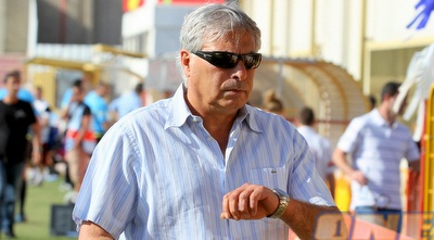 יוסי מזרחי, יש לו הרבה עבודה במחנה האימונים בהונגריה (יניב גונן)