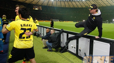 יורגן קלופ ממהר לחגוג עם שחקניו (GettyImages)