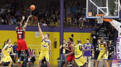 סטרוברי עולה לסל (משה חרמון)