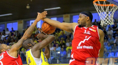 ג&acute;ונס חוסם (יניב גונן)