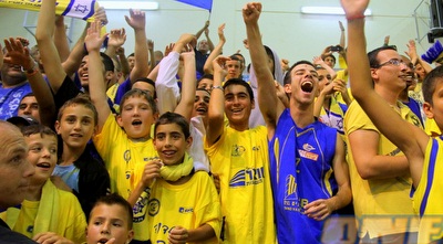 שחקני ואוהדי אשדוד מאושרים (יניב גונן)