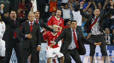 ספסל אולימפיאקוס (רויטרס)