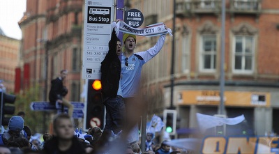 אוהדי מנצ´סטר סיטי (רויטרס)