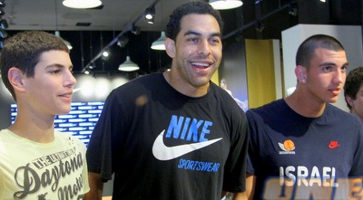 בלו: &qout;אני שמח לחזור ללמוד&qout;(יניב גונן) בלו: &qout;אני שמח לחזור ללמוד&qout;(יניב גונן)