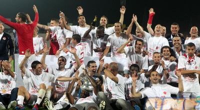 שחקני הפועל חוגגים. &qout;הבנתי את העוצמה של המועדון&qout; (עמית מצפה) שחקני הפועל חוגגים. &qout;הבנתי את העוצמה של המועדון&qout; (עמית מצפה)