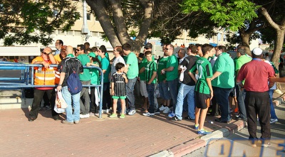 אוהדי מכבי חיפה באיצטדיון ר&qout;ג (שי לוי)