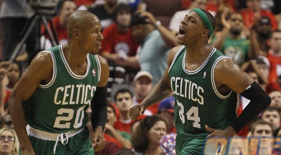 פירס ואלן חוגגים ניצחון חוץ (רויטרס) פירס ואלן חוגגים ניצחון חוץ (רויטרס)