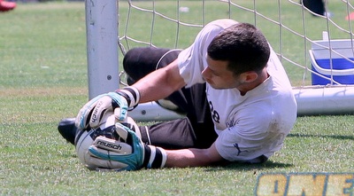 ניר ארקין מתכונן (יניב גונן) ניר ארקין מתכונן (יניב גונן)