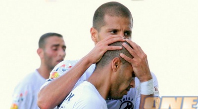 שינה מנחם את אבו ענזה (משה חרמון)