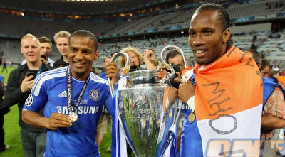 דרוגבה עם הגביע. תואר אחד חסר (GettyImages)