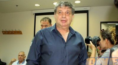 יצחק שום (משה חרמון)