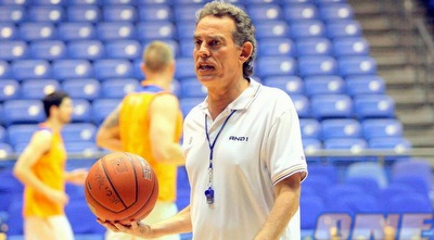 אפי בירנבוים (משה חרמון)